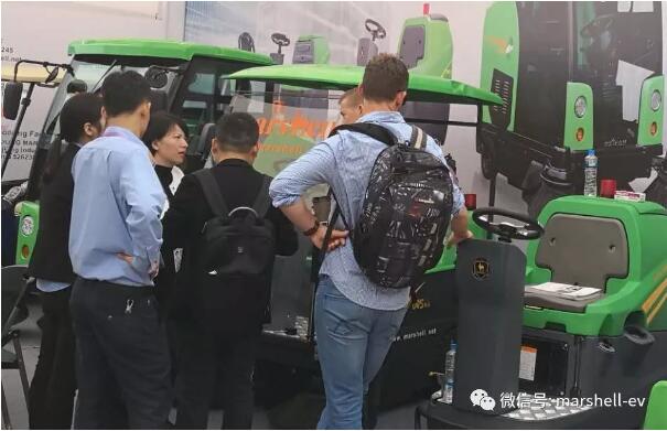 駕駛式掃地車(chē)