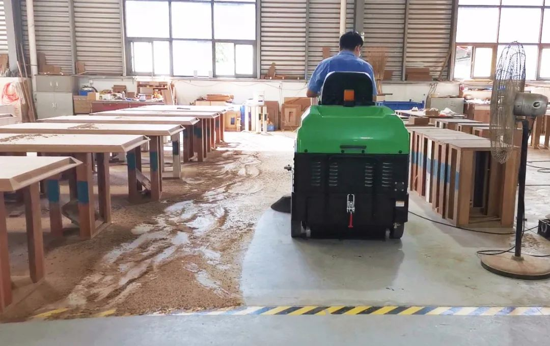 瑪西爾工廠掃地車(chē)